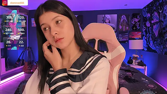 Snapshot of LanaKyutt chatting on October 9, 3:38 pm LanaKyutt online show from October 9, 3:38 pm