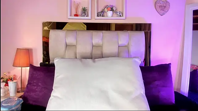 emmy r online show from April 23, 12:29 pm