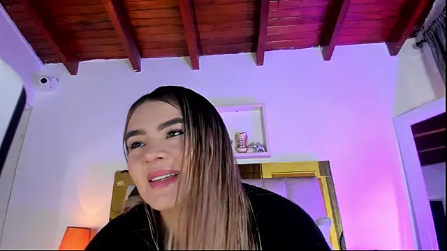 Snapshot of emmy_r chatting on September 19, 12:26 pm emmy r online show from September 19, 12:26 pm