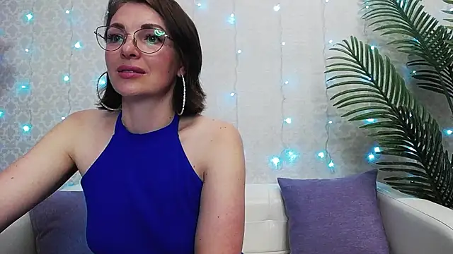 Camelia Lillie online show from July 4, 3:24 am