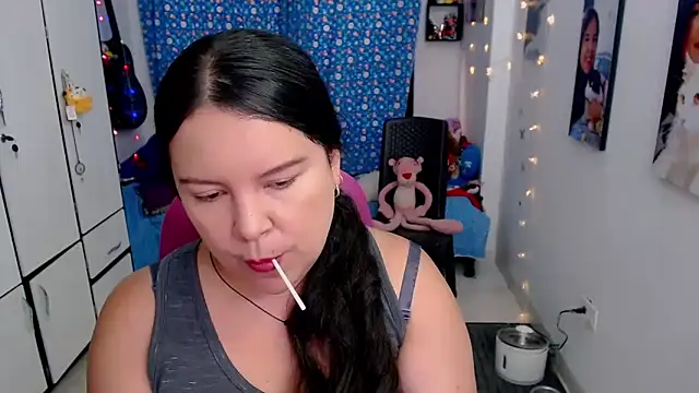 Snapshot of claryssa_ chatting on September 15, 8:49 pm claryssa online show from September 15, 8:49 pm