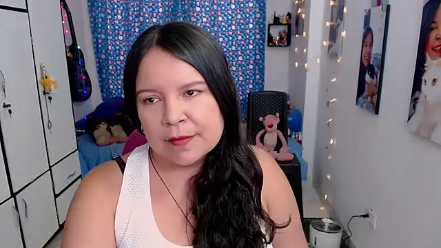Snapshot of claryssa_ chatting on October 7, 7:51 pm claryssa online show from October 7, 7:51 pm
