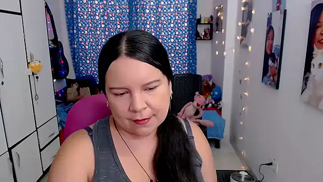 Snapshot of claryssa_ chatting on September 12, 8:38 pm claryssa online show from September 12, 8:38 pm