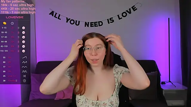 Snapshot of alice_tenderly chatting on October 3, 3:50 pm alice tenderly online show from October 3, 3:50 pm