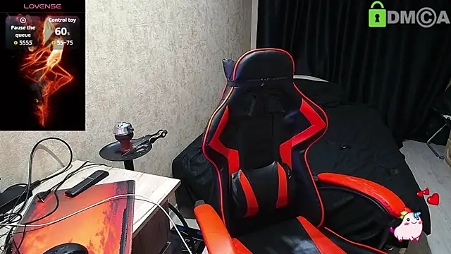 Alexis Gordon online show from October 17, 8:12 pm