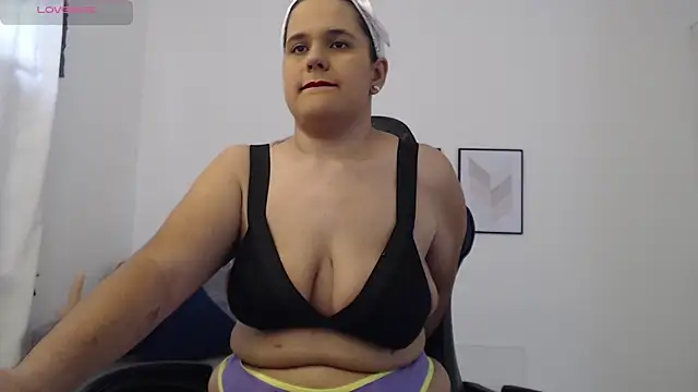 Snapshot of natalia_curvy1 chatting on September 25, 6:17 pm natalia curvy1 online show from September 25, 6:17 pm