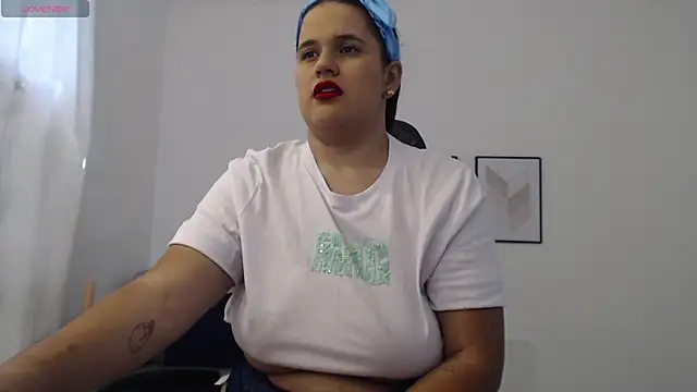Snapshot of natalia_curvy1 chatting on September 19, 6:07 pm natalia curvy1 online show from September 19, 6:07 pm
