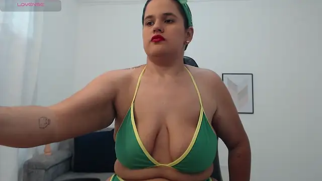 Snapshot of natalia_curvy1 chatting on October 14, 5:59 pm natalia curvy1 online show from October 14, 5:59 pm