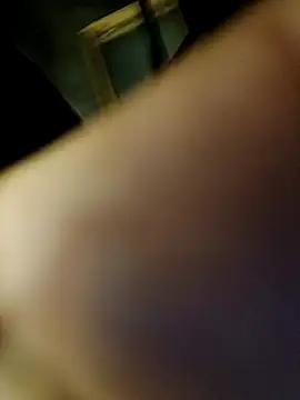 genesis moretz online show from April 1, 5:30 am