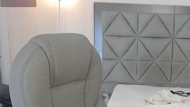 genesis moretz online show from April 14, 3:17 am