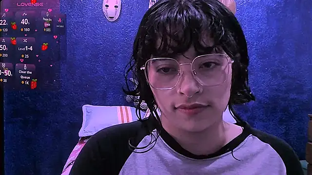 NinaYellow online show from March 9, 2:20 pm