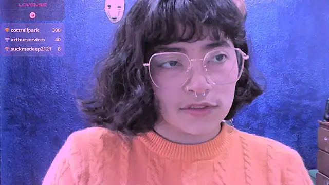 NinaYellow online show from December 3, 4:53 pm