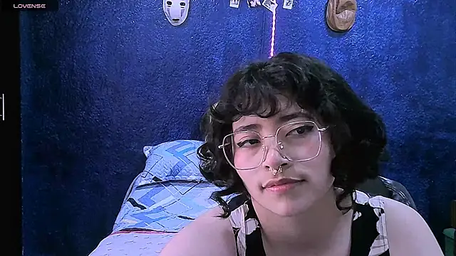 NinaYellow online show from March 2, 1:51 pm