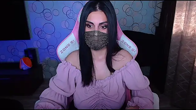 Snapshot of __Yasmina__ chatting on October 4, 5:57 am Yasmina online show from October 4, 5:57 am