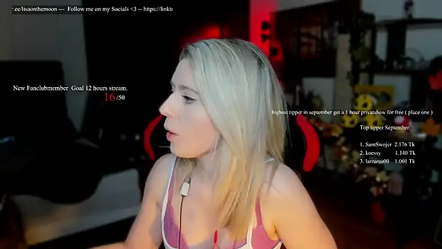 Snapshot of Lisaonthemoon chatting on September 16, 6:49 pm Lisaonthemoon online show from September 16, 6:49 pm