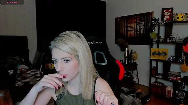 Lisaonthemoon online show from November 1, 11:41 pm