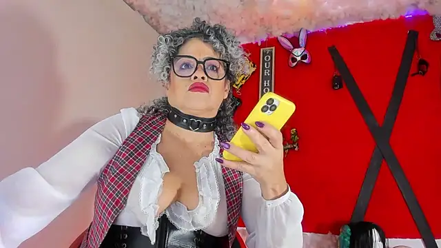 jena derboo online show from April 6, 10:27 am