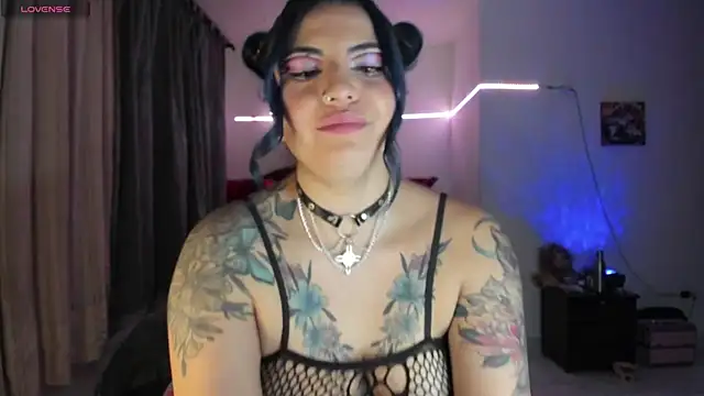 black wiidow online show from March 13, 6:15 am