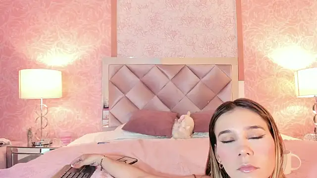 Lezy  online show from November 1, 8:24 pm