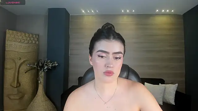 PaulinaSantos  online show from June 25, 6:53 pm