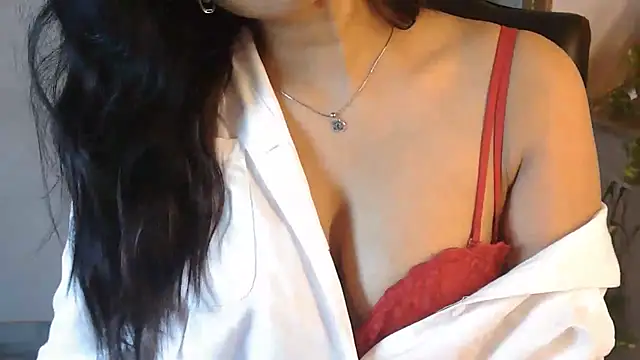 Black cat cutie online show from July 28, 6:00 am