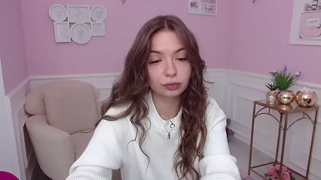 Snapshot of LucySkilar chatting on October 9, 4:38 am LucySkilar online show from October 9, 4:38 am