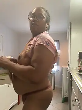 ebonyred online show from February 7, 2:32 pm