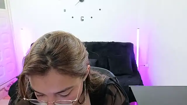 Snapshot of _sweetcarla chatting on September 18, 3:32 pm sweetcarla online show from September 18, 3:32 pm