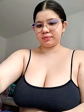 Snapshot of Danzel1105 chatting on October 4, 1:39 pm Danzel1105 online show from October 4, 1:39 pm