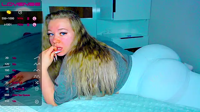 kitti kaattt online show from September 28, 4:19 am