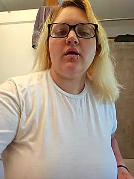 SweetCrazyKay online show from May 3, 4:43 pm