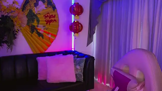 albaismynameX online show from October 28, 12:33 pm