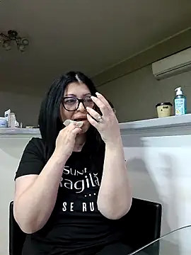 Milf Abigail online show from April 19, 12:43 am