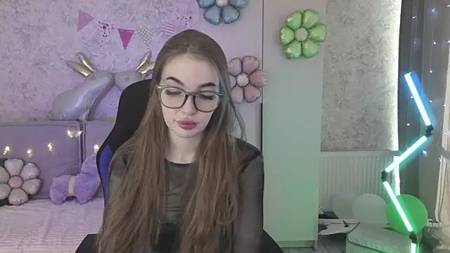 LissaCain online show from March 31, 3:06 am