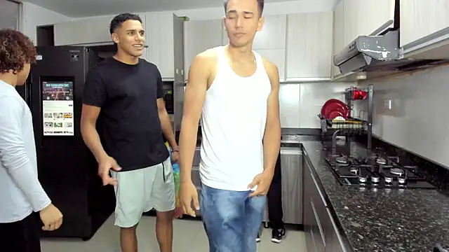 badguyss bisex online show from September 19, 11:31 am