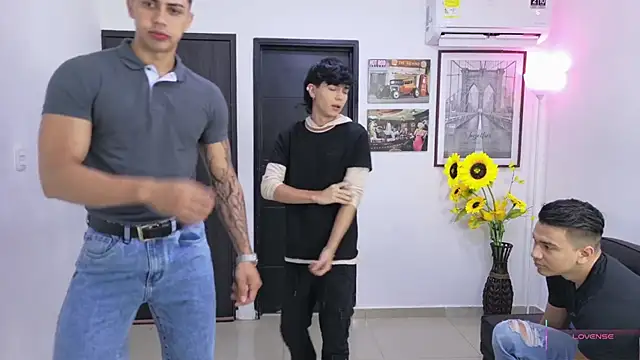 badguyss bisex online show from April 11, 11:14 am