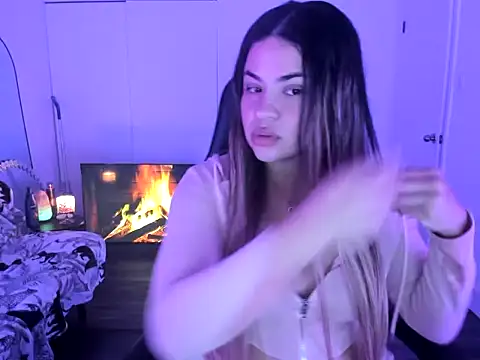 MelSaunders online show from December 4, 2:25 am