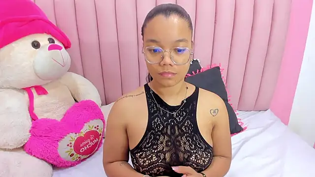 ISABELLA 020 online show from March 21, 11:26 am