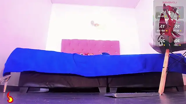  Riannagarcia  online show from April 11, 7:45 am