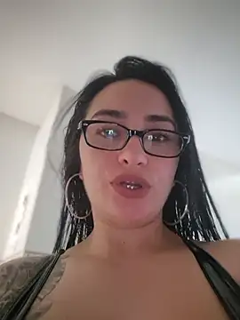 preetypeach online show from March 21, 8:58 pm