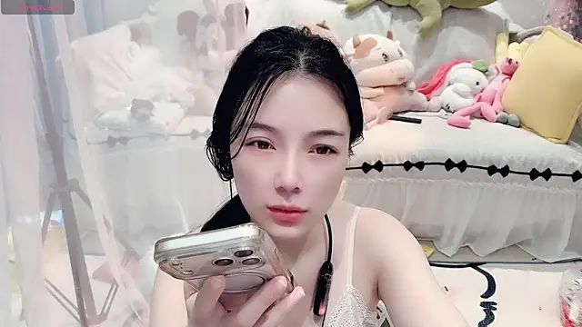 AKiKi711 online show from June 17, 5:20 am