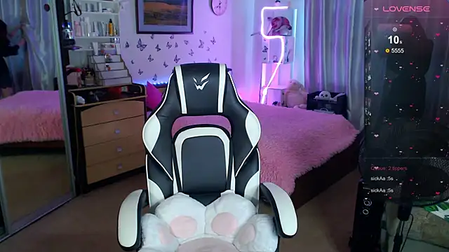 Snapshot of Sidney_blush chatting on September 27, 8:21 am Sidney blush online show from September 27, 8:21 am