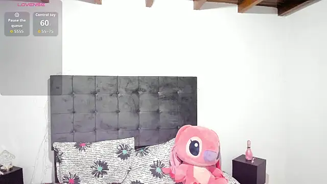 Kylie2211 online show from October 31, 11:47 am