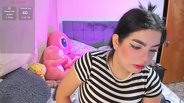 Kylie2211 online show from March 5, 2:07 am