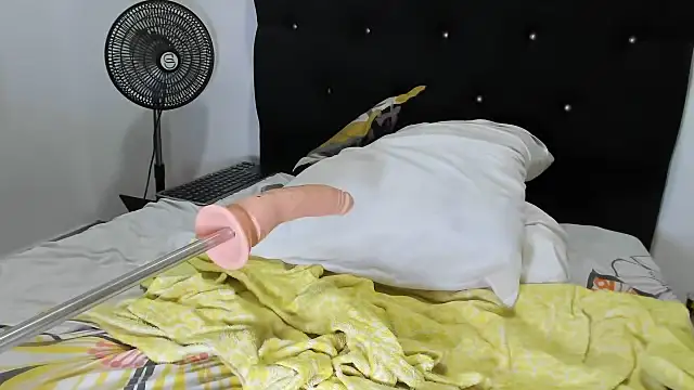 esmeraldastrong online show from October 25, 11:22 pm