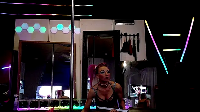 Snapshot of MadisonMarie chatting on September 14, 5:27 am MadisonMarie online show from September 14, 5:27 am