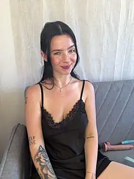 RoxiBlack online show from June 1, 6:59 am