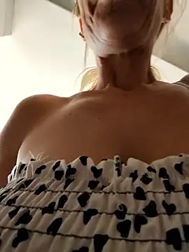 blondyruby online show from June 13, 10:45 am