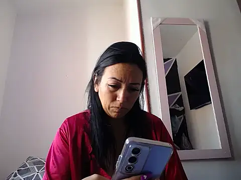 Laura martin  online show from November 21, 2:30 pm