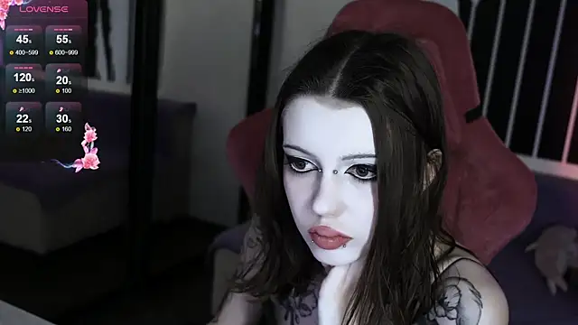 Snapshot of prettybones chatting on September 17, 10:24 am prettybones online show from September 17, 10:24 am